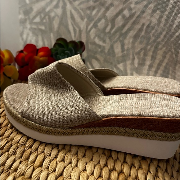 NWT, canvas, light- weight, women’s, mules - Picture 2 of 5